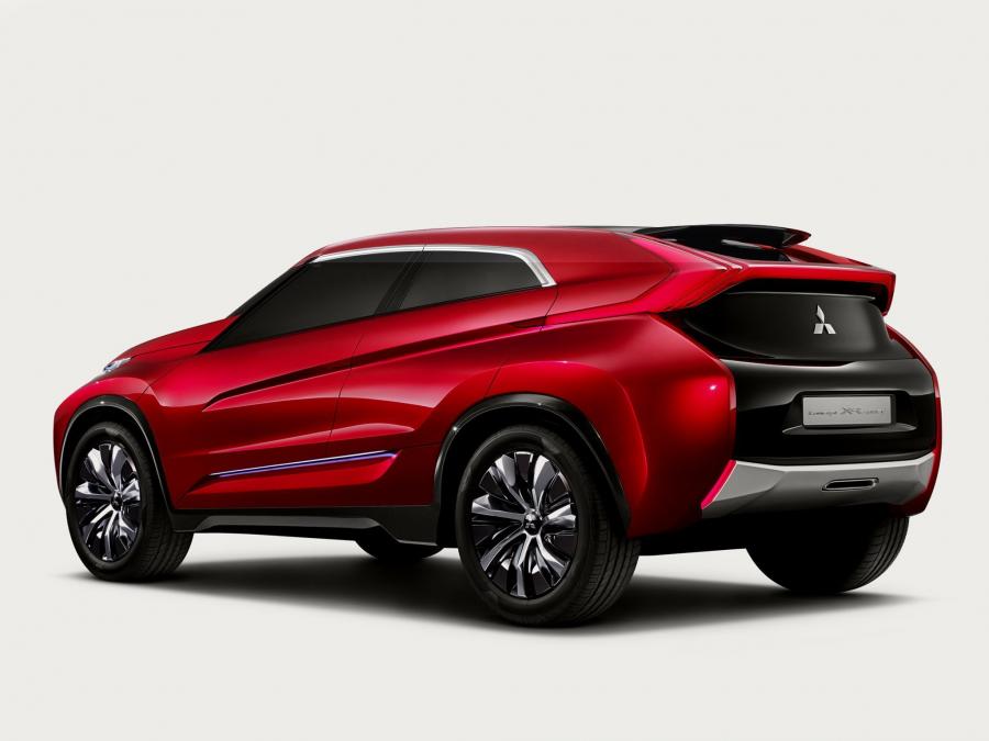  Mitsubishi Concept XR-PHEV 2013 года  (фото 7 из 7)